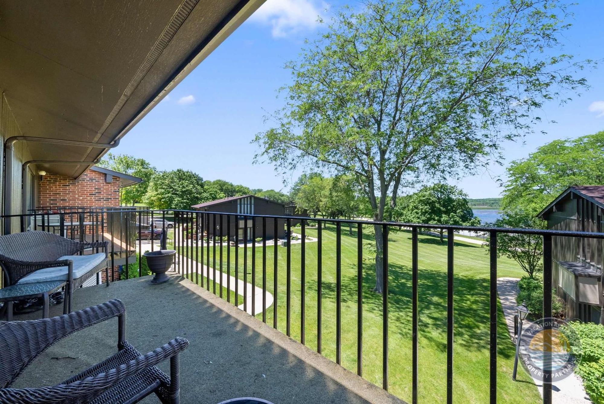 New Lake Como Condo With Lake Views Lake Geneva Kültér fotó