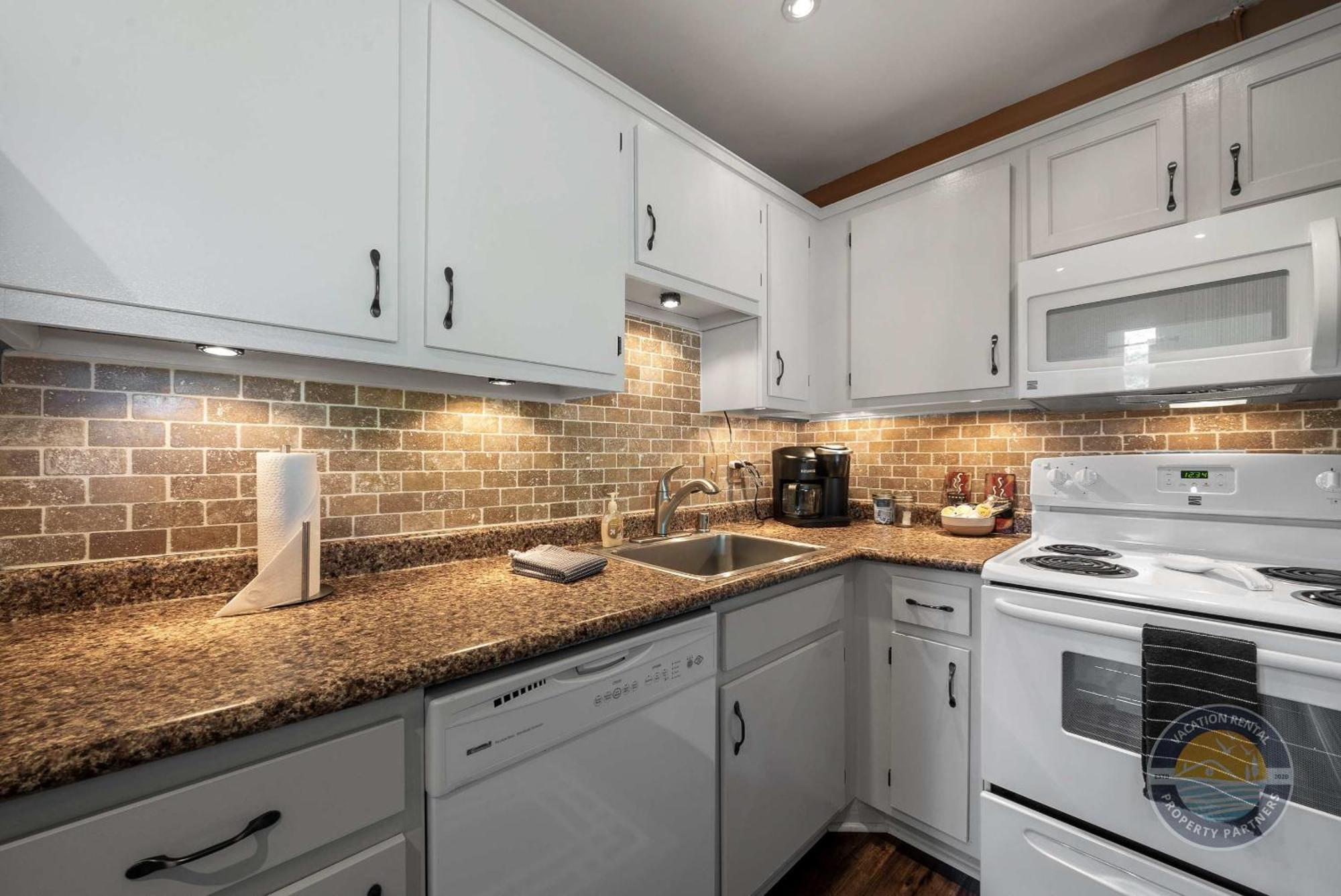 New Lake Como Condo With Lake Views Lake Geneva Kültér fotó