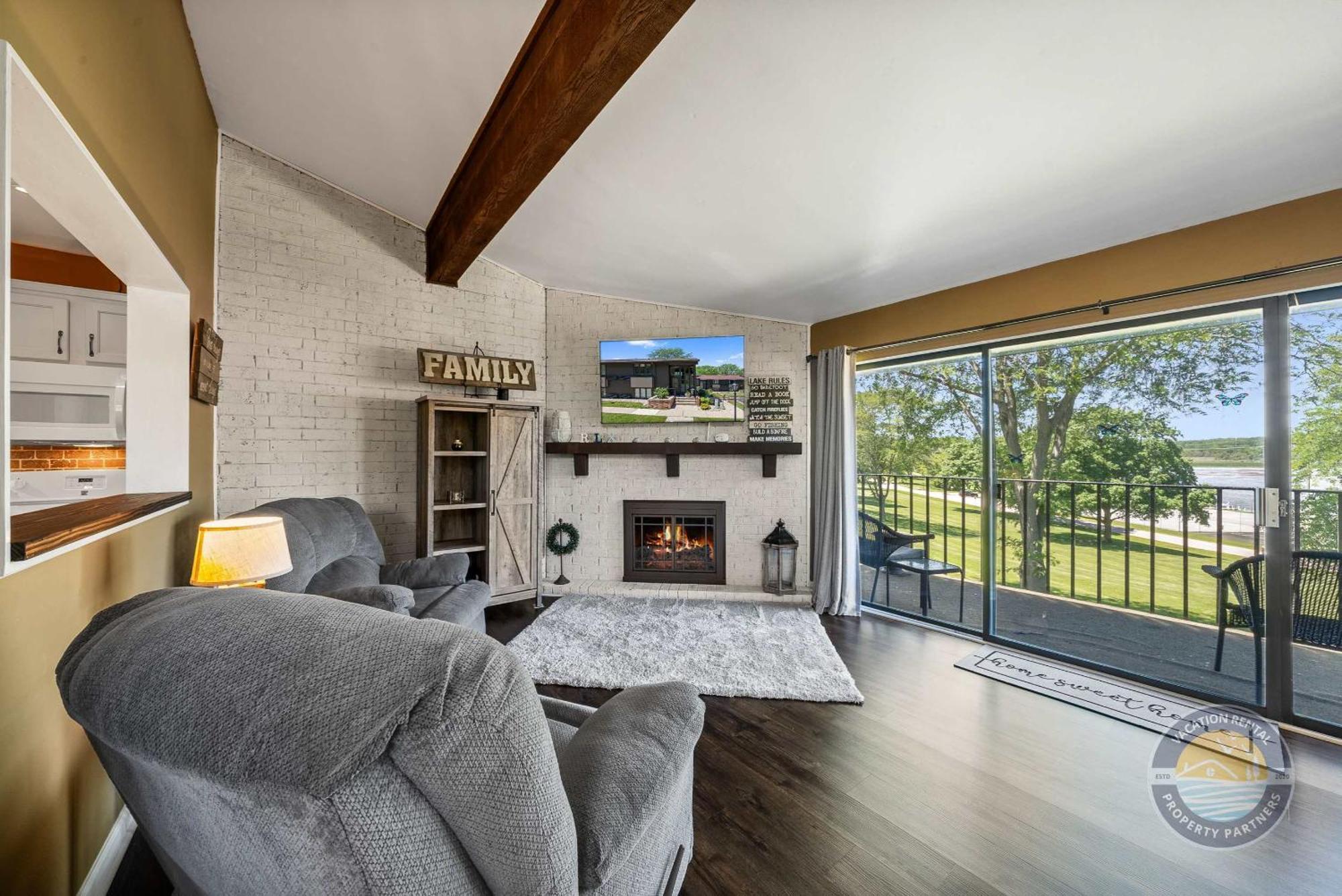 New Lake Como Condo With Lake Views Lake Geneva Kültér fotó