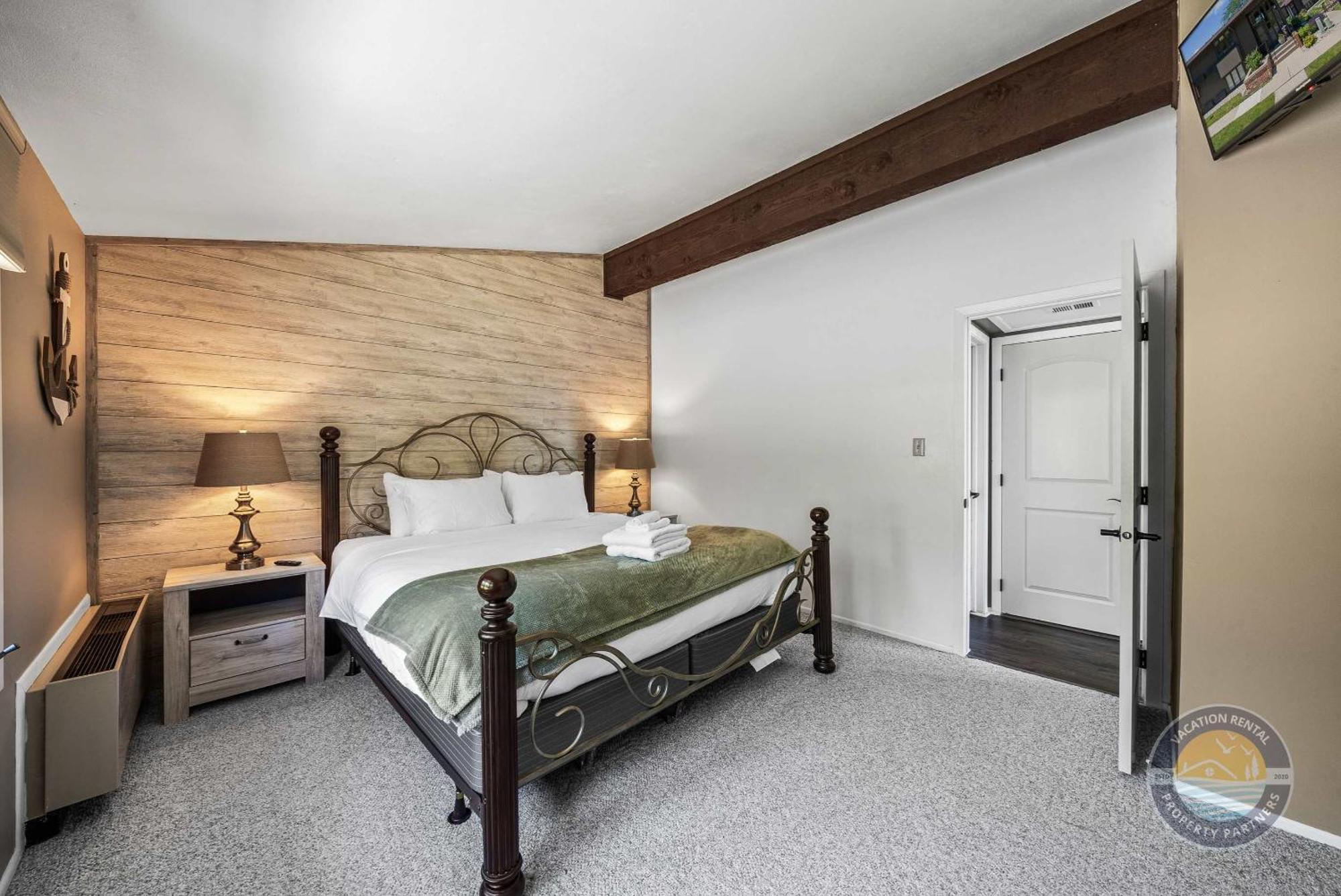 New Lake Como Condo With Lake Views Lake Geneva Kültér fotó